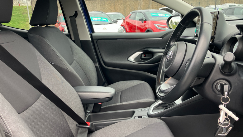 Toyota Yaris 1.5 Hybrid Design 5dr CVT Hybrid Hatchback